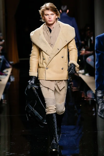Look 34